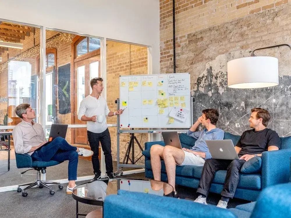 Start-up: i vantaggi di un ufficio in uno spazio di coworking