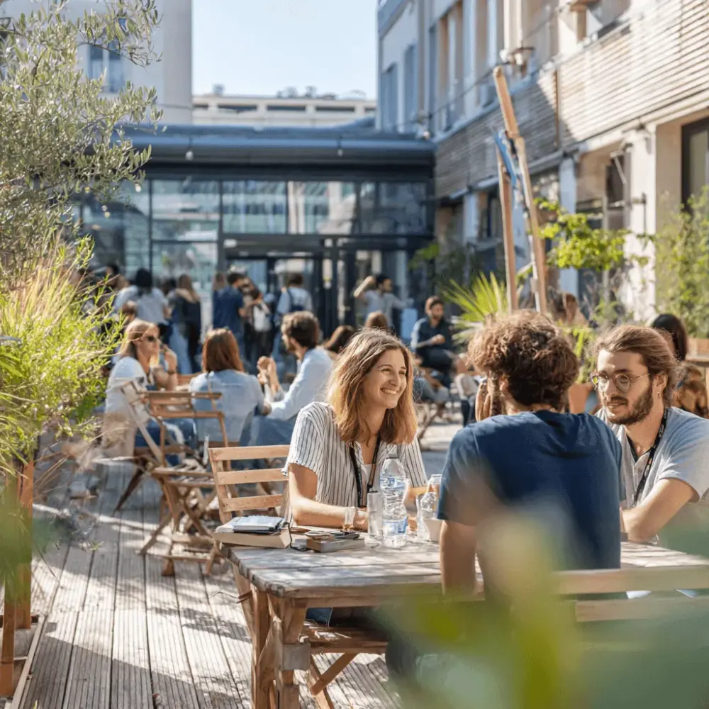 Coworking: how do you build a community when you come from a large group? 