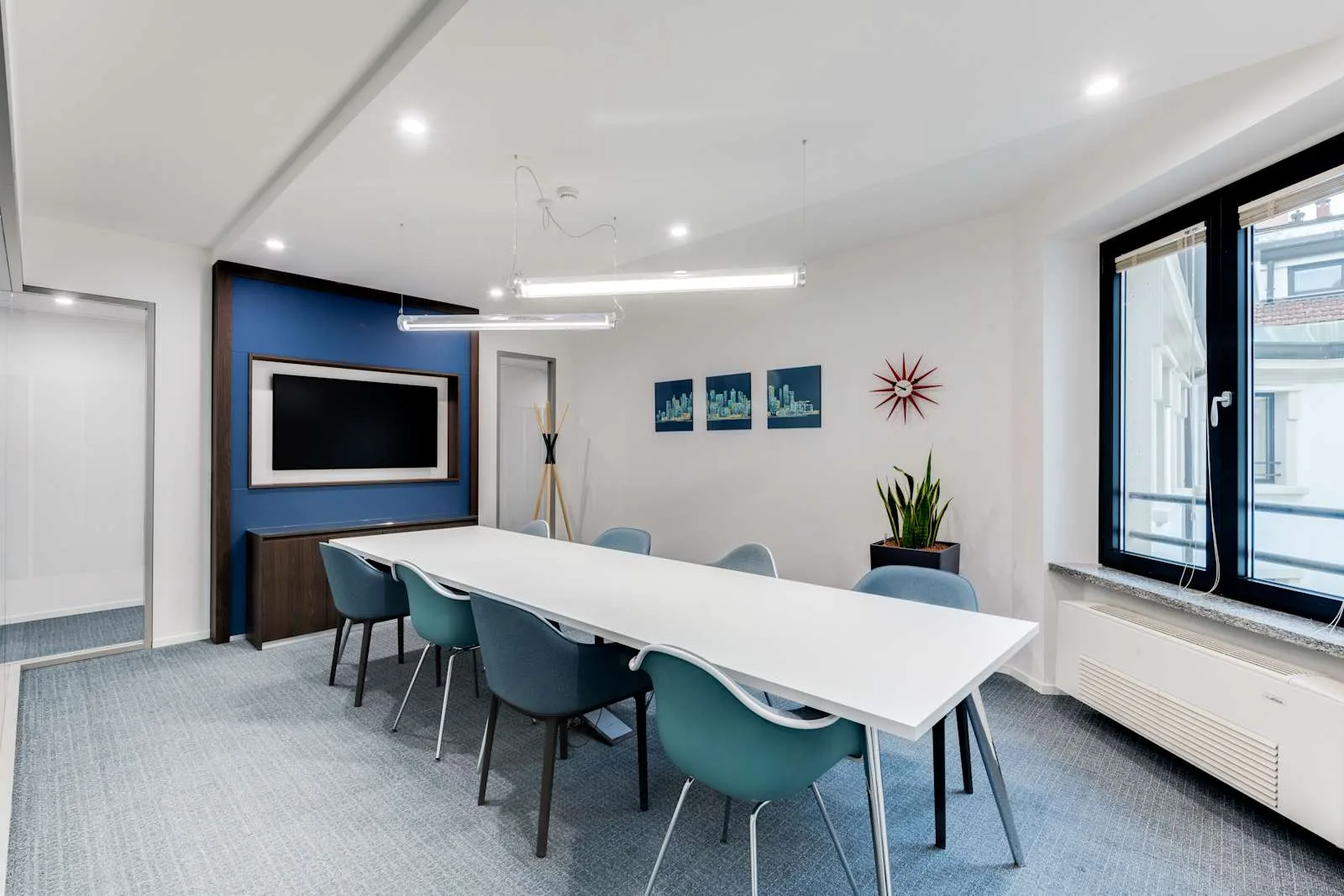 Regus Fukuoka, Tenjin Business Center, Meeting room for 8 people, Fukuoka