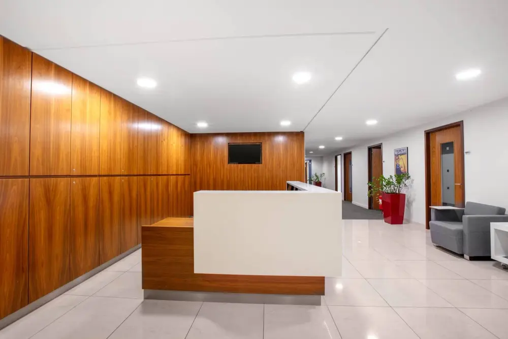 Regus Zug, Metalli
