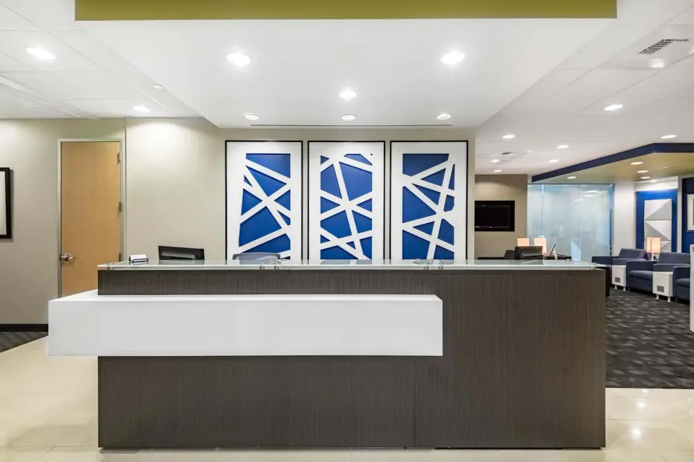 Regus CA, San Diego - Cush Plaza