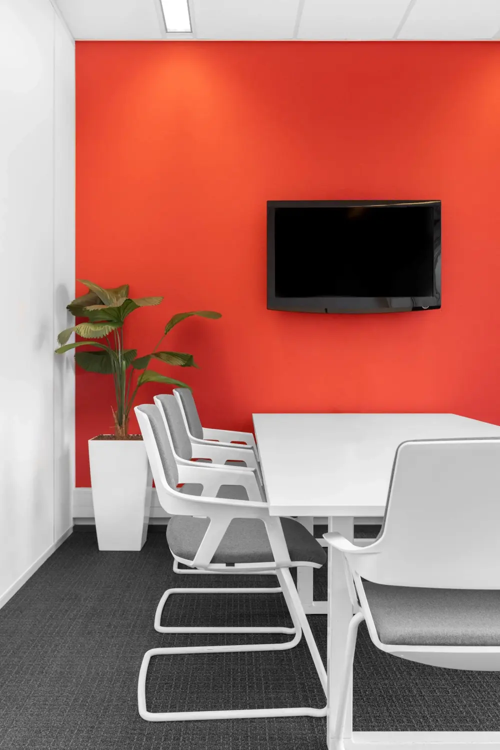 Regus SCHIPHOL, Rijk