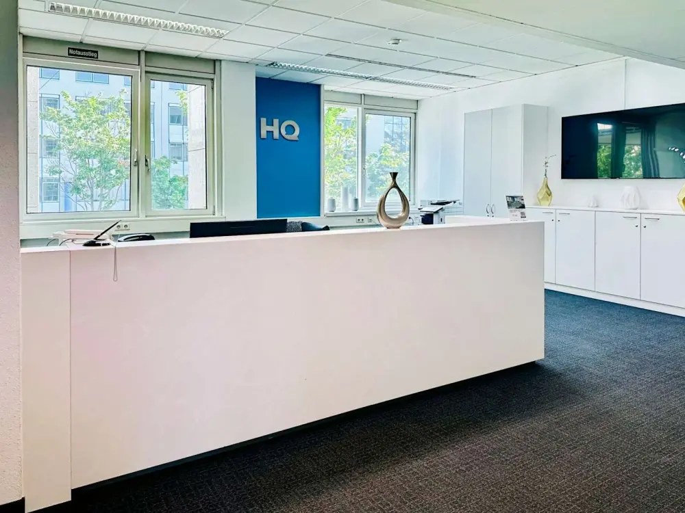 HQ STUTTGART, HQ Offisto