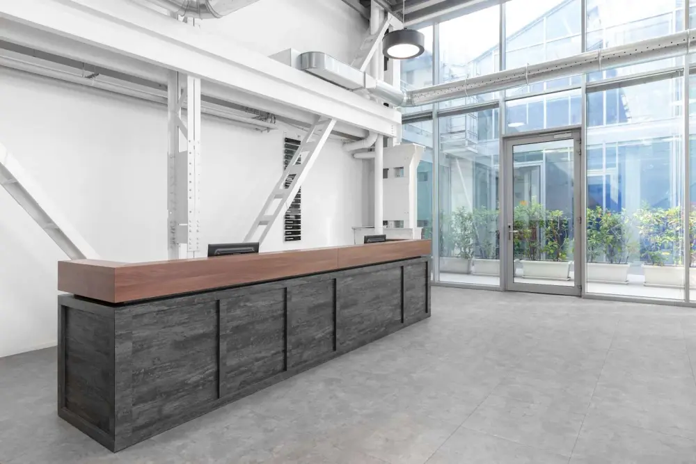 Regus NAPLES, Brin
