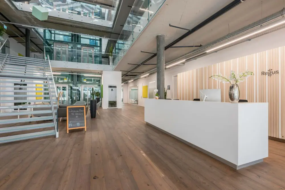 Regus ETOY, iLife City