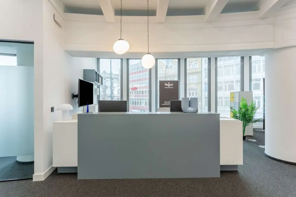 Regus Poznan, Okraglak