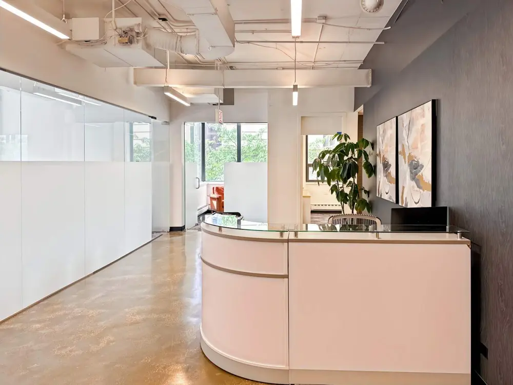 HQ IL, Chicago - E Huron St