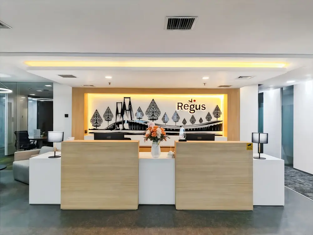Regus Surabaya, Sinarmas Land Plaza