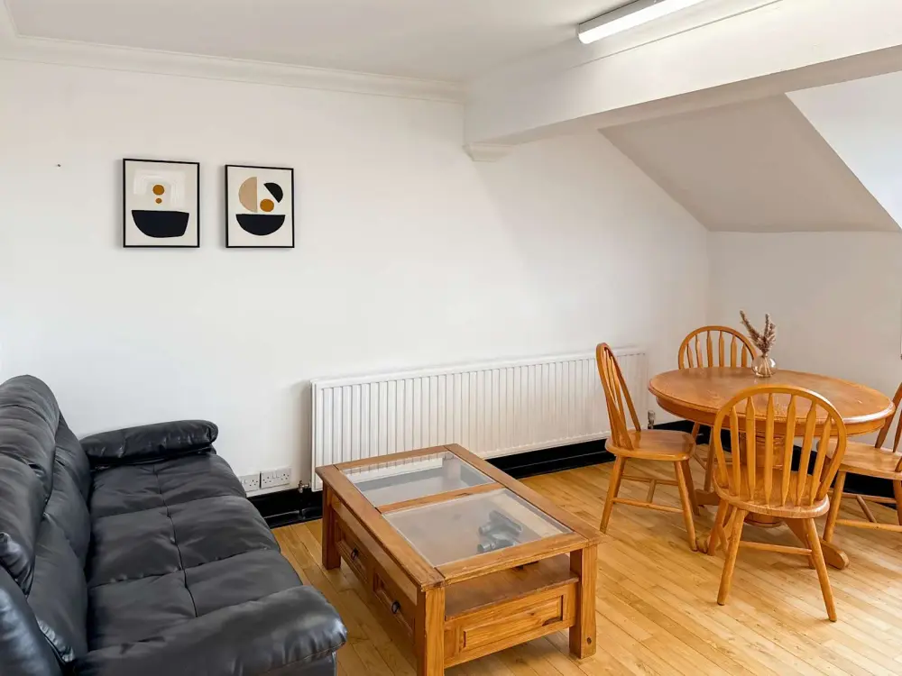 HQ Norwich, Independent House