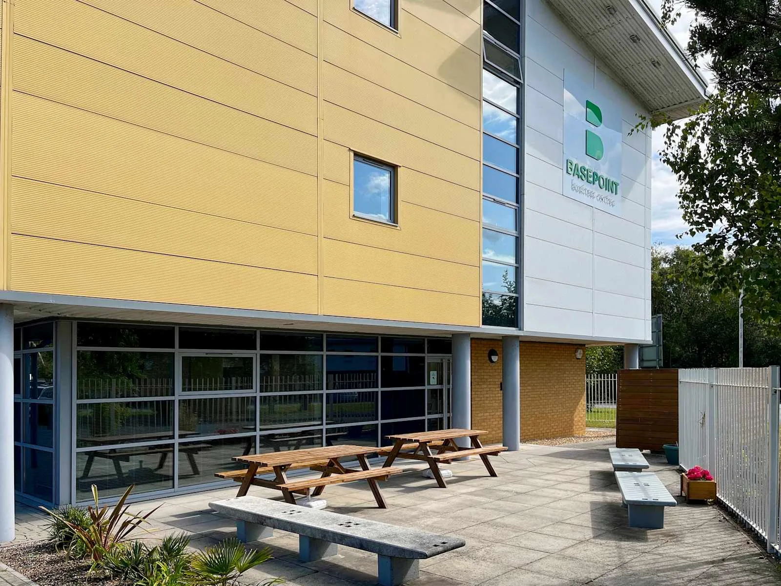 Basepoint BOURNEMOUTH AIRPORT, Aviation Park West Centre Limited, Terrace and outdoor space, Ferndown