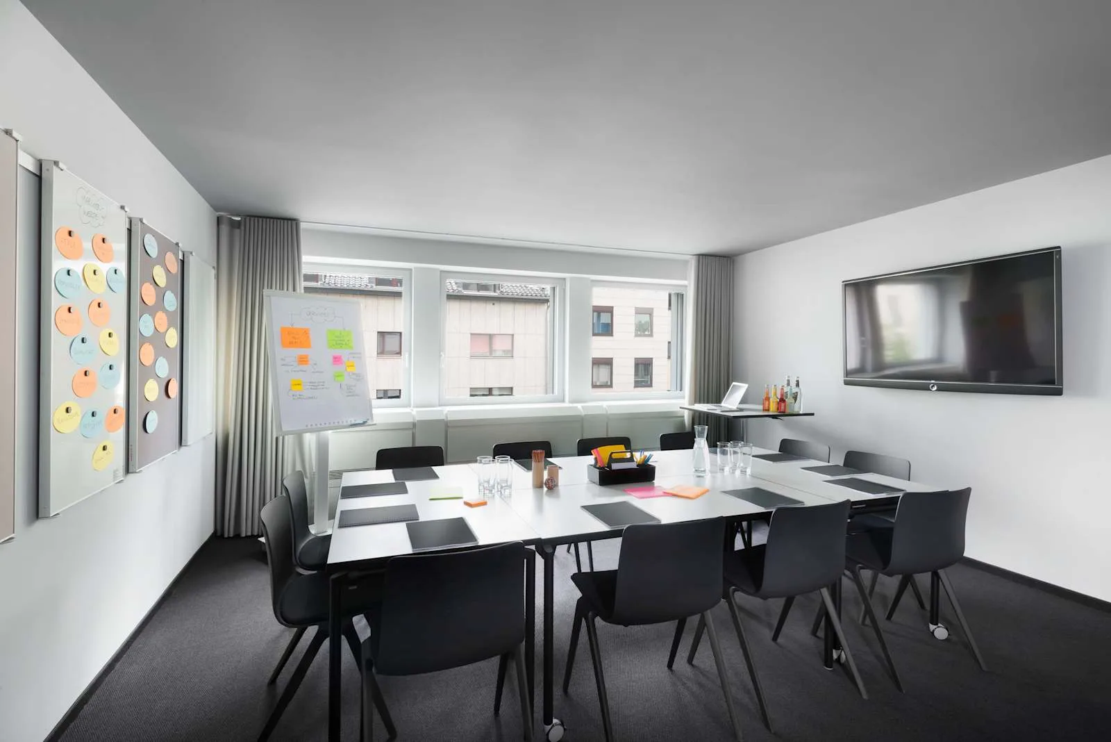 Design Offices Frankfurt, Design Offices, Barckhausstraße, Besprechungsraum für 10 Personen, Frankfurt am Main