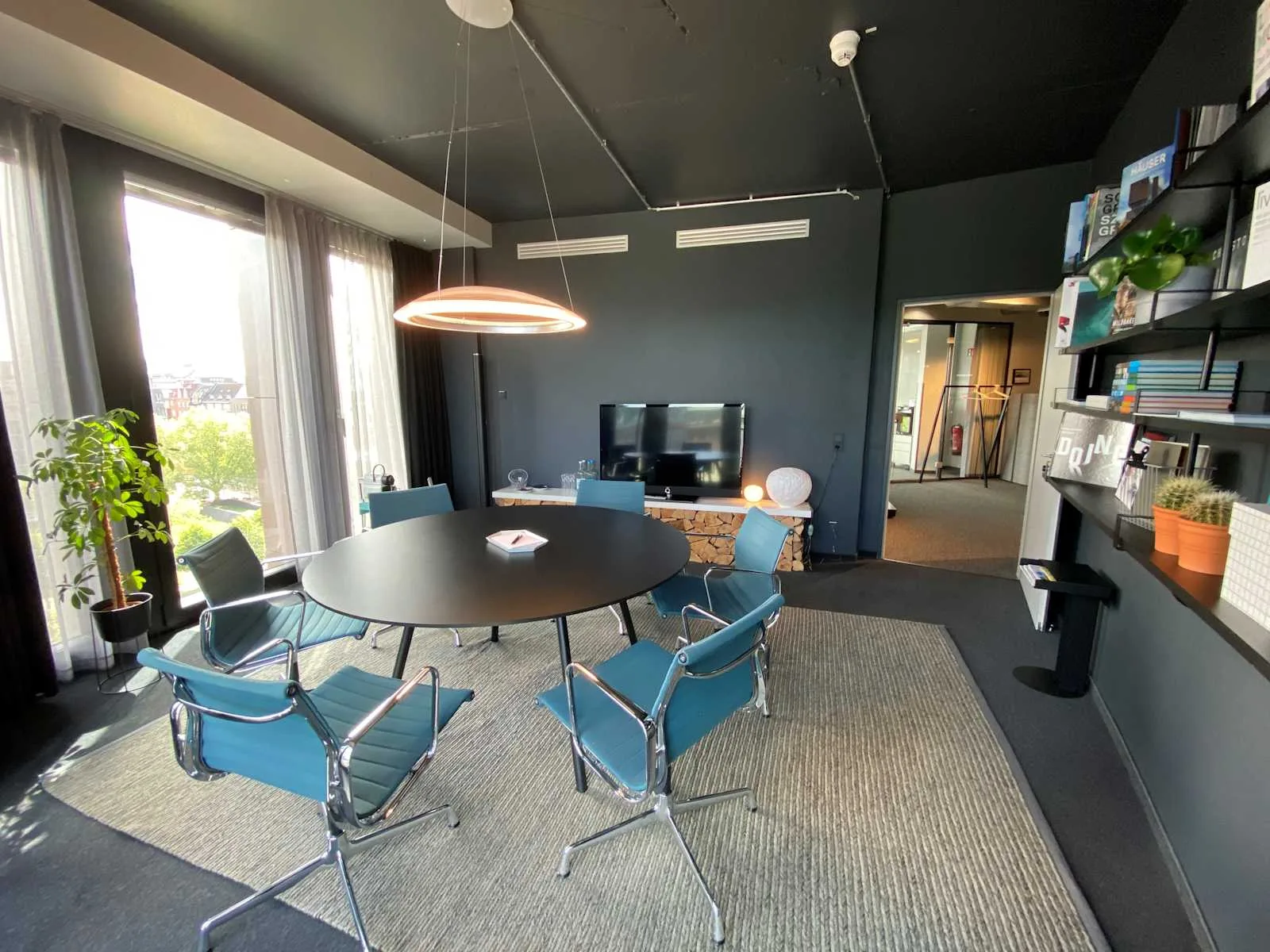 Design Offices Hamburg, Design Offices, Domplatz, Besprechungsraum für 6 Personen, Hamburg