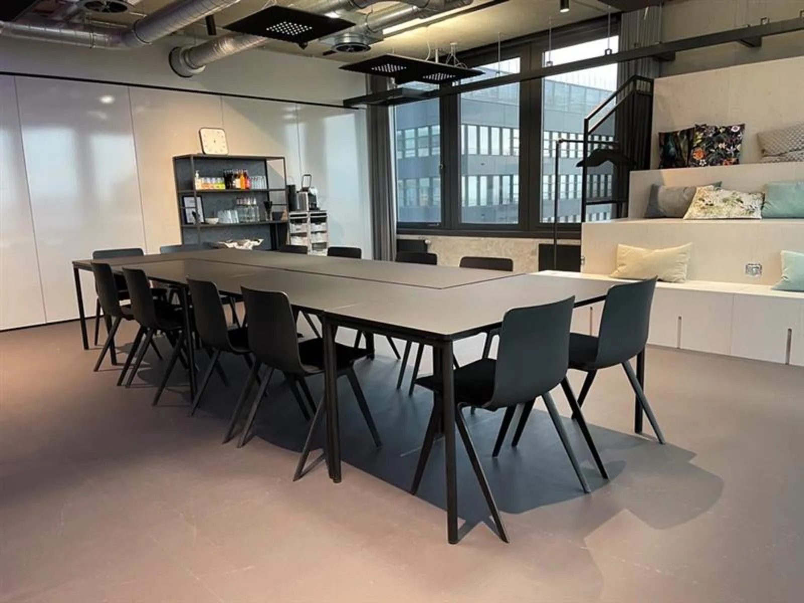 Design Offices Hamburg, Design Offices, Hammerbrook, Besprechungsraum für 12 Personen, Hamburg