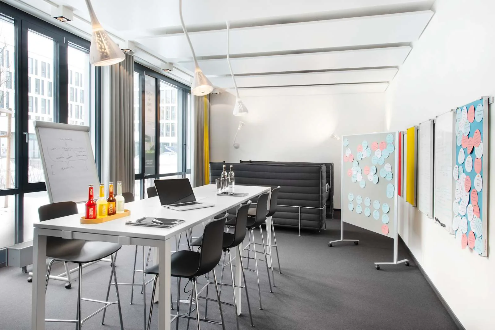 Design Offices München, Design Offices, Arnulfpark, Besprechungsraum für 8 Personen, München