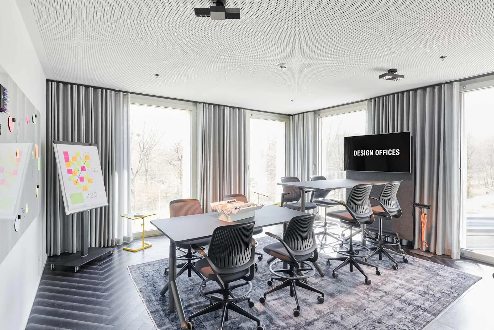 Design Offices München, Design Offices, Schwabinger Tor, Besprechungsraum für 8 Personen, München