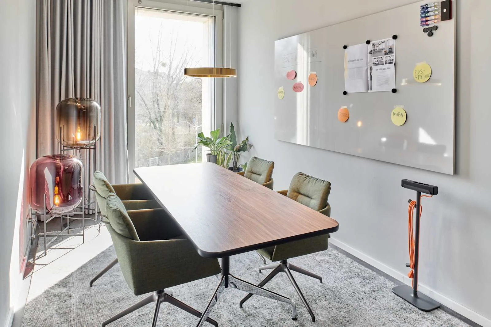 Design Offices München, Design Offices, Schwabinger Tor, Besprechungsraum für 4 Personen, München