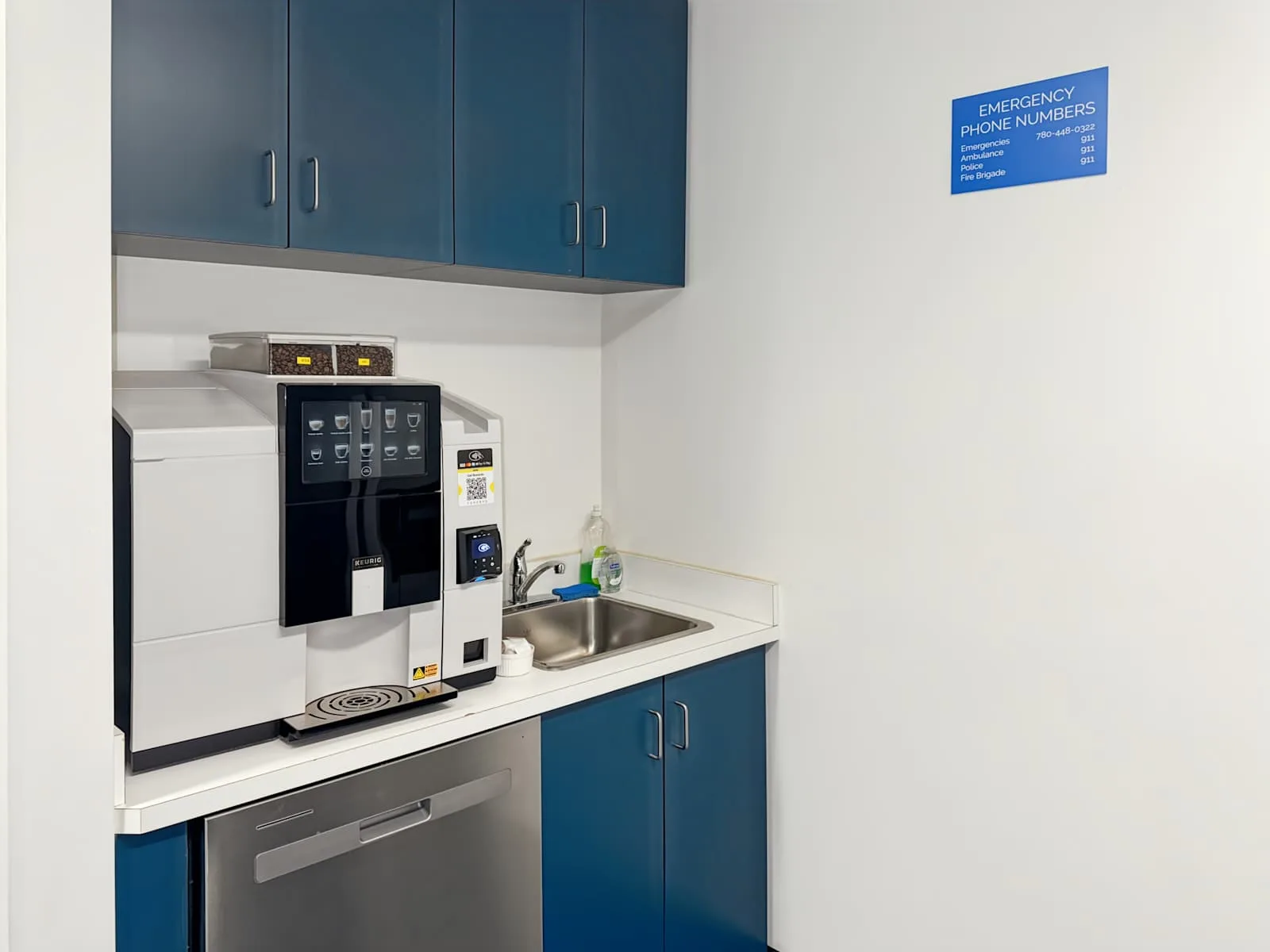 HQ AB, Edmonton - 98 Avenue, Kitchen, Edmonton, AB