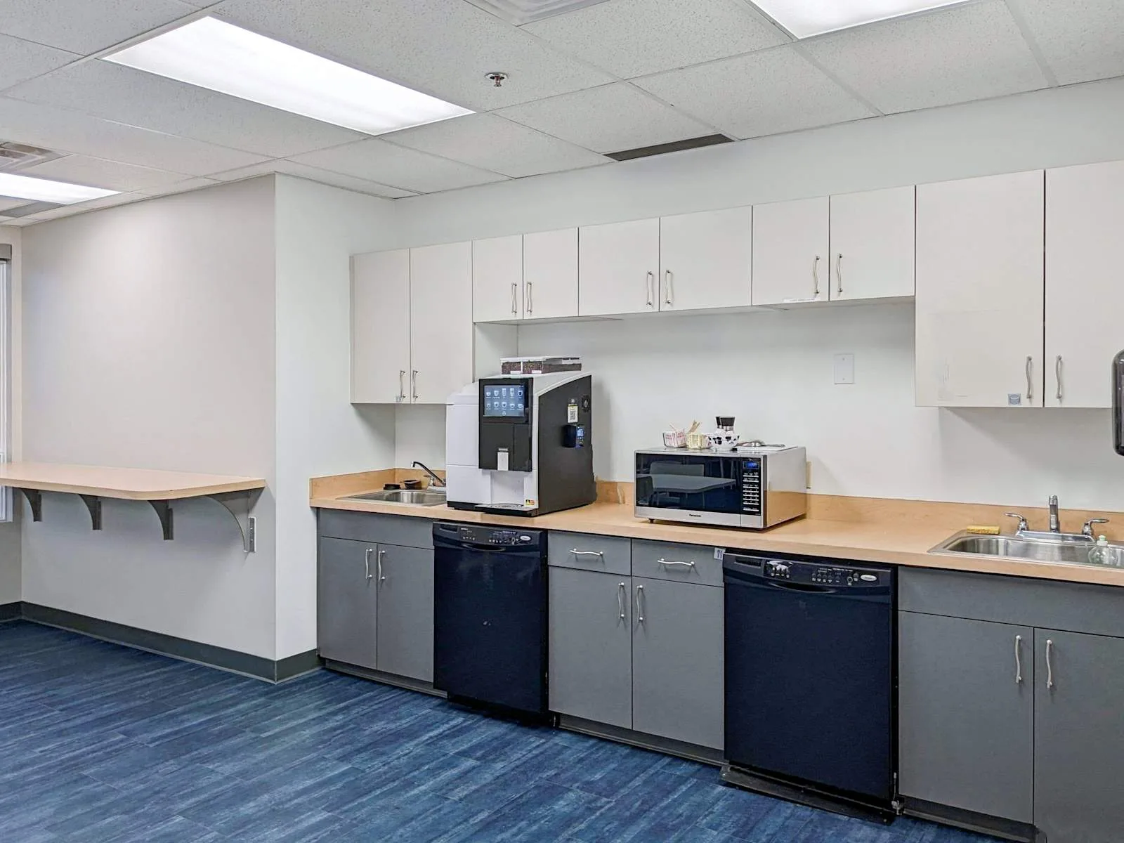 HQ AB, Edmonton - Elm Business Park 4, Kitchen, Edmonton, AB