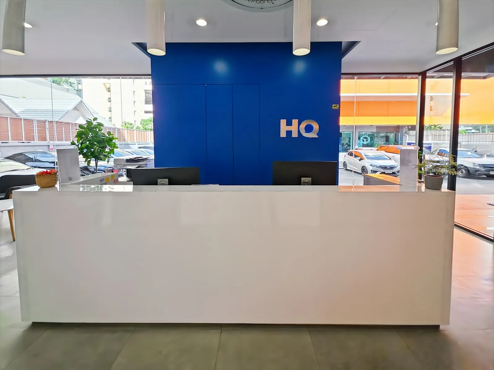 HQ Bangkok, SO24, แผนกต้อนรับ, กรุงเทพมหานคร