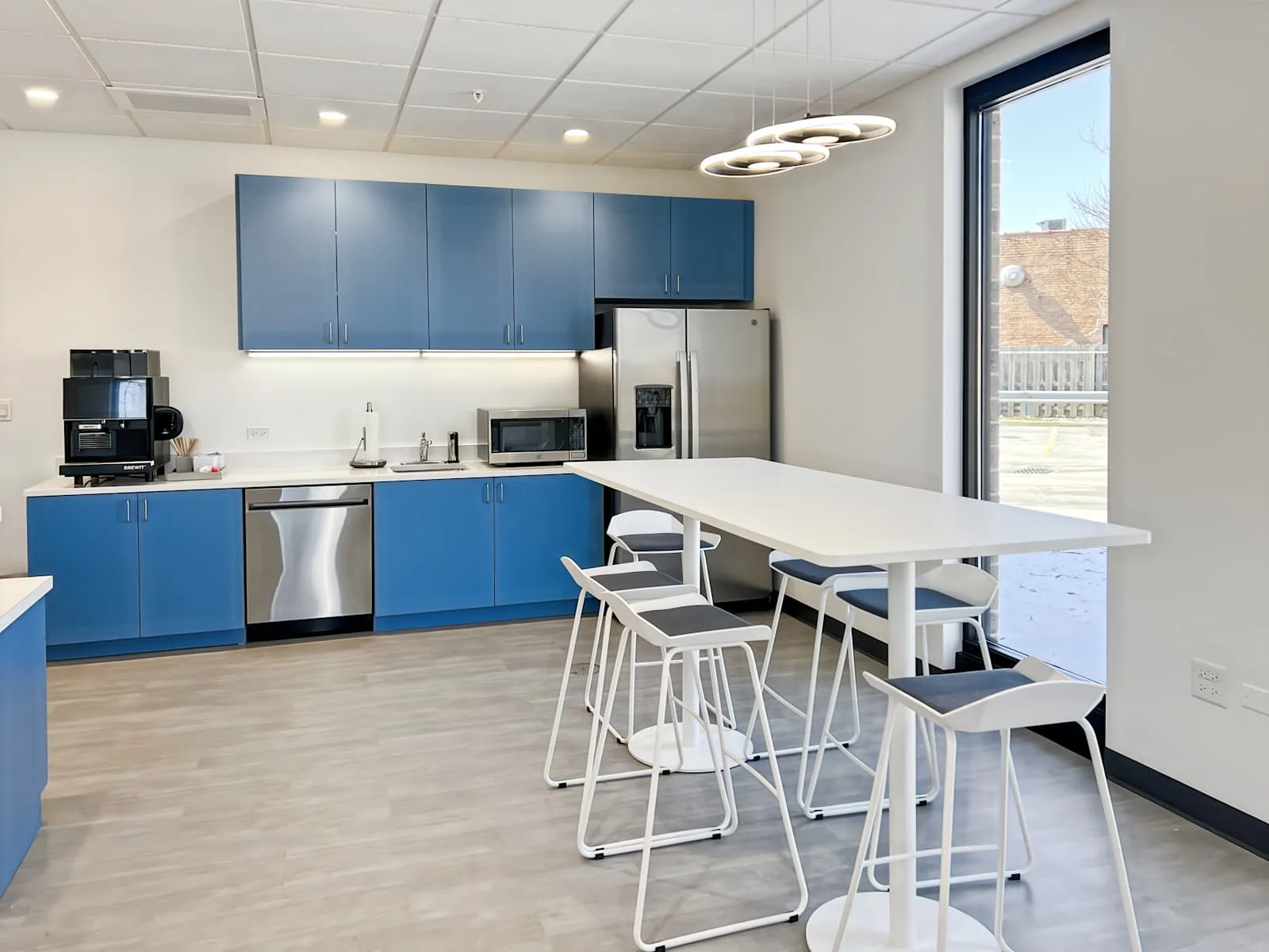 HQ IL, Bensenville - W Grand Ave, Kitchen, Bensenville, IL