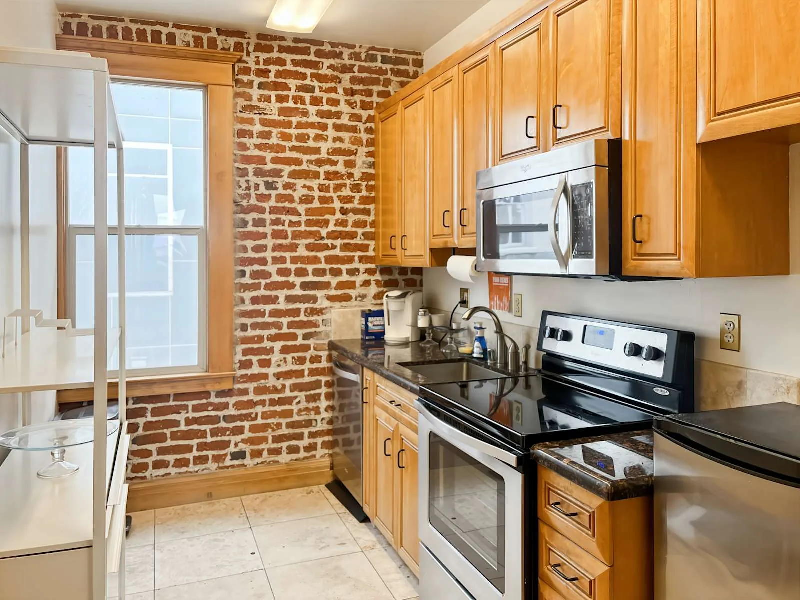 HQ CA, Bakersfield - Eye St., Kitchen, Bakersfield, CA