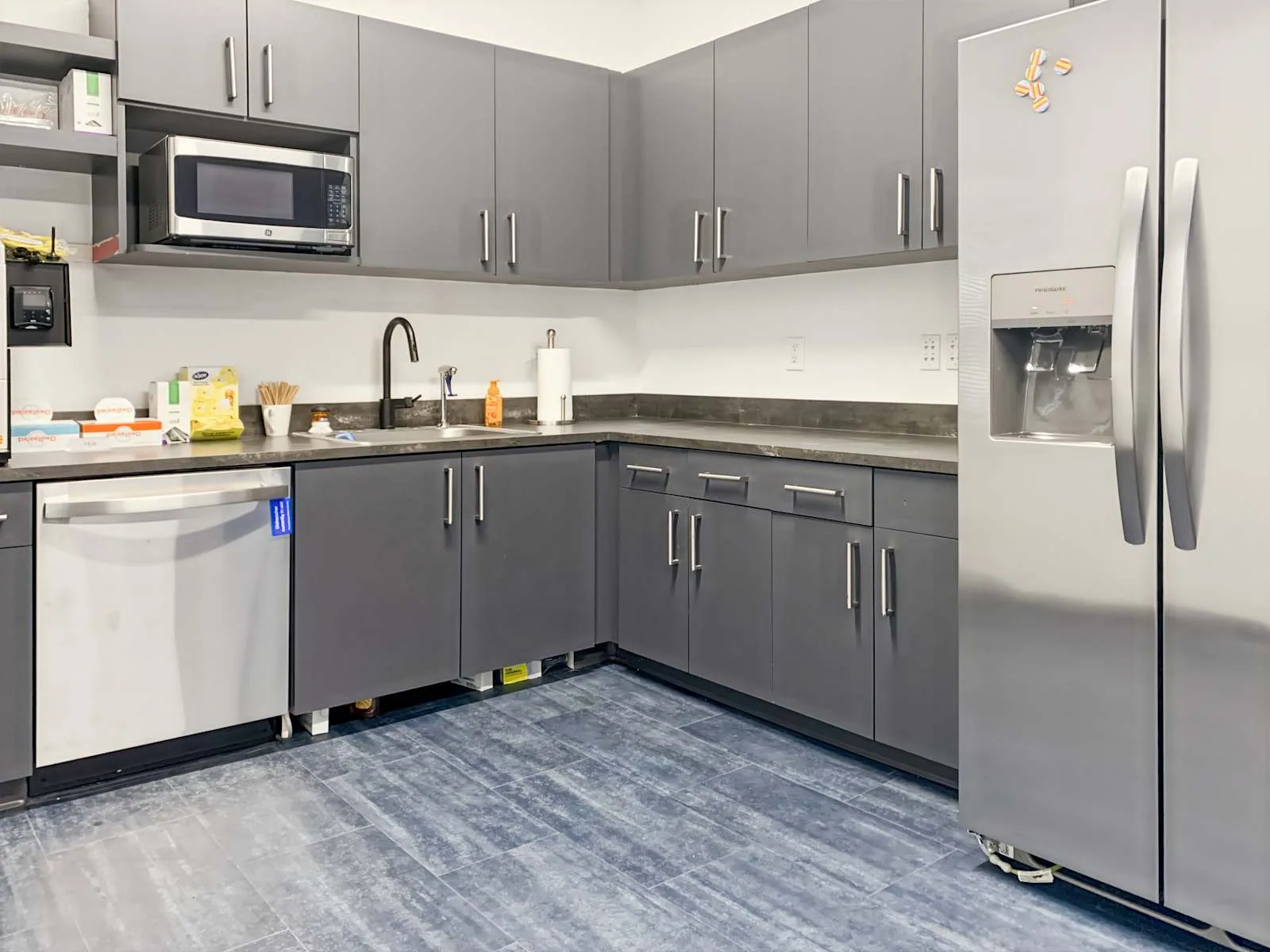 HQ CA, Gold River - Coloma Rd, Kitchen, Gold River, CA