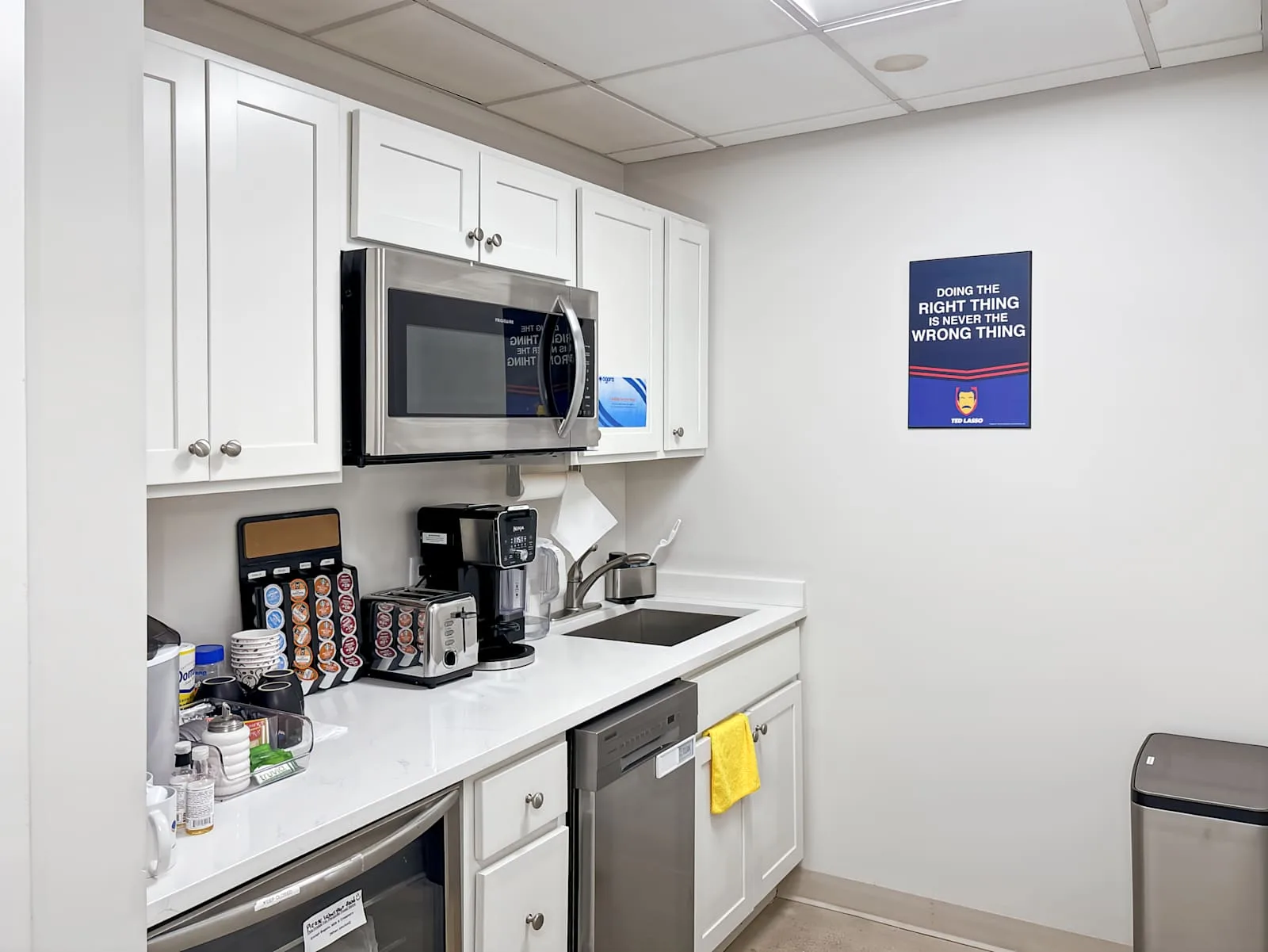 HQ IL, Grayslake - N Atkinson Rd, Kitchen, Grayslake, IL