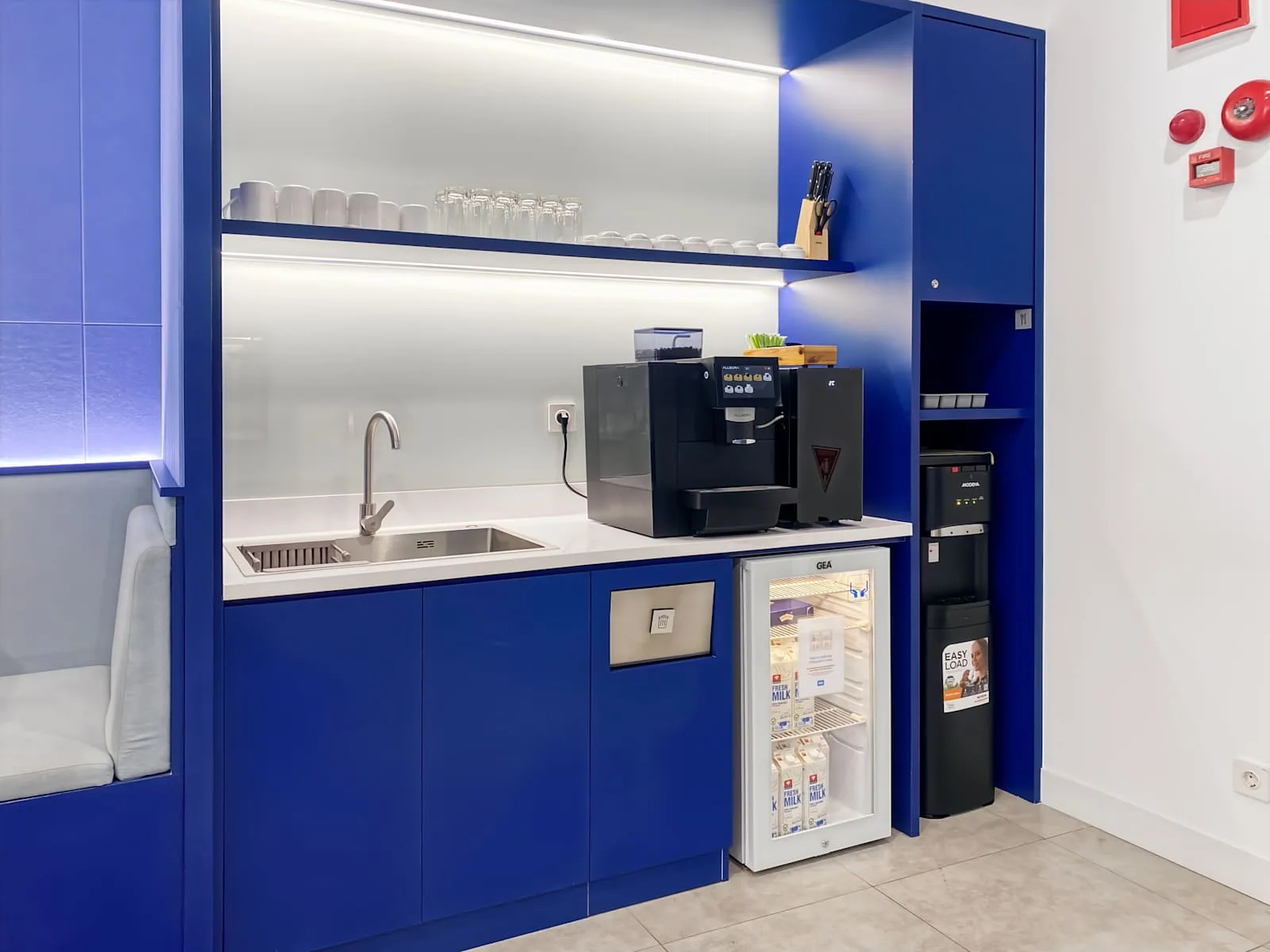 HQ Jakarta, Altira Business Park, Dapur, Jakarta