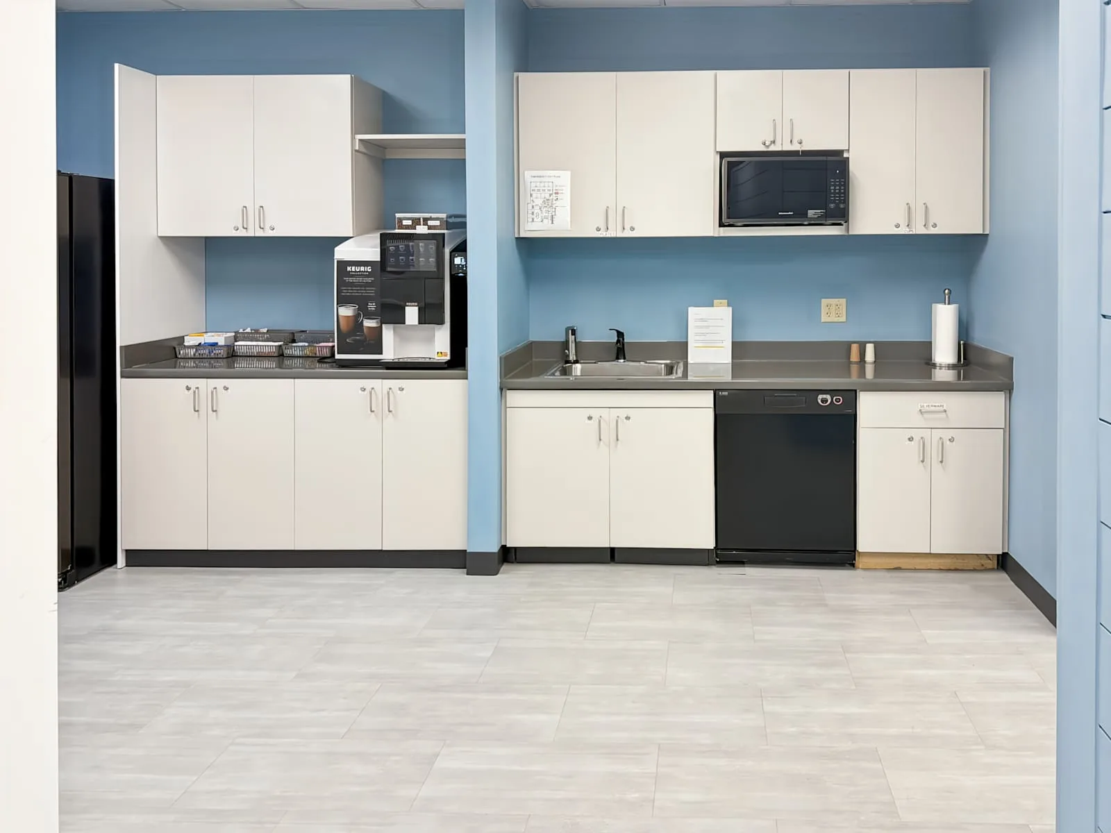 HQ KS, Lenexa -W 84th Terrace, Kitchen, Lenexa, KS