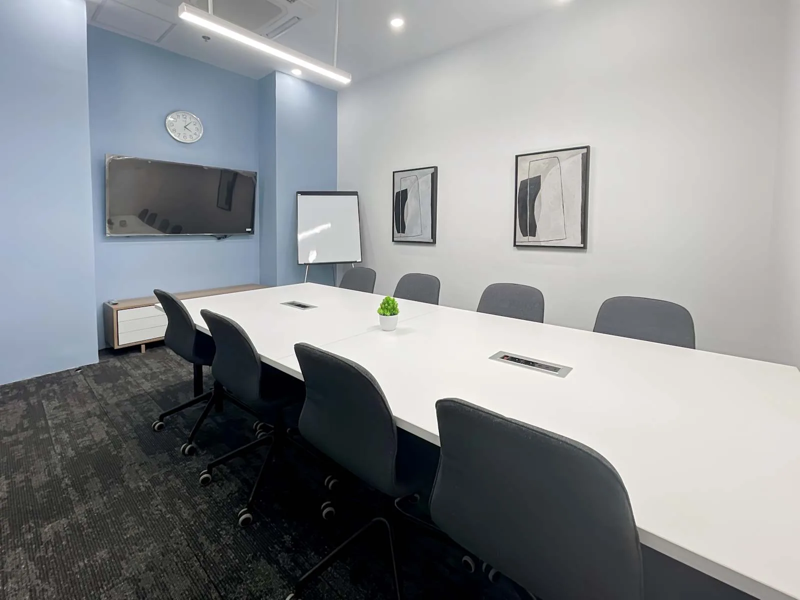 HQ Makassar, Delft Apartment, Ruang rapat untuk 8 orang, Makassar