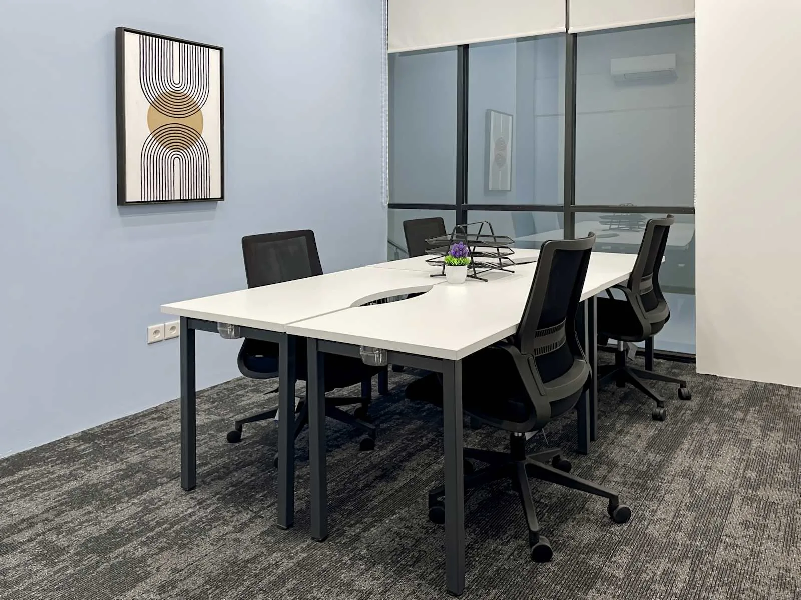 HQ Makassar, Delft Apartment, Kantor pribadi dengan 4 meja kerja, Makassar