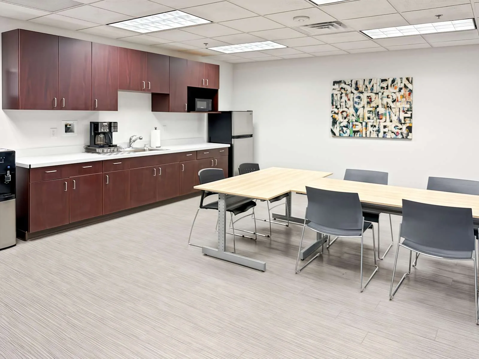 HQ MI, Grand Rapids - Kenmoor Ave, Kitchen, Grand Rapids, MI