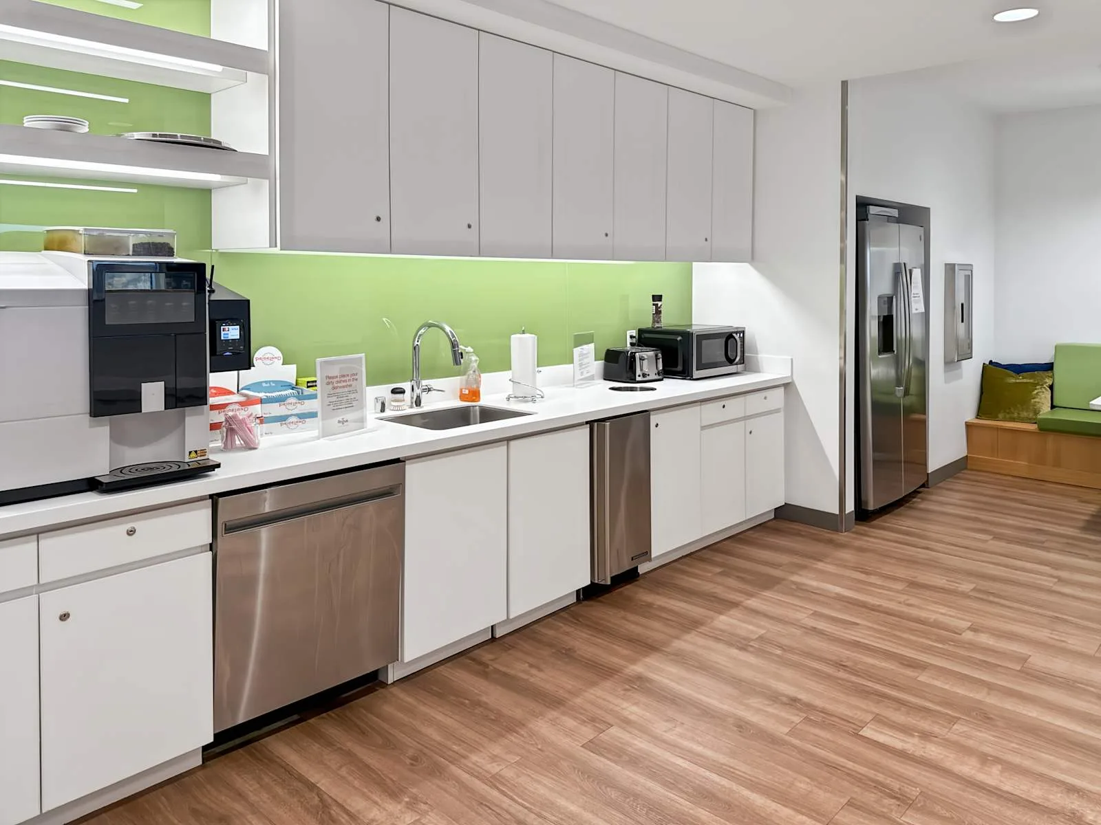 HQ MN, Bloomington - Normandale Lake (HQ), Kitchen, Bloomington, MN