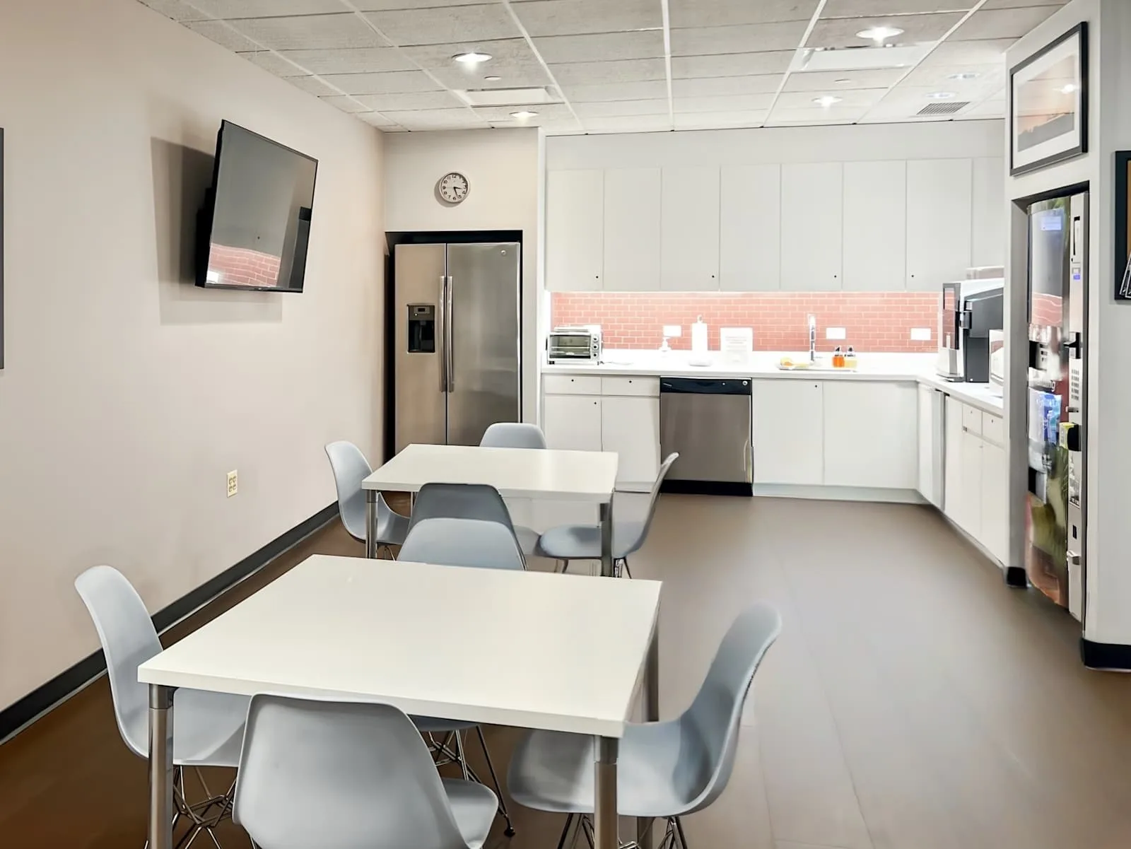 HQ IL, Northbrook - One Northbrook Place (HQ), Kitchen, Northbrook, IL