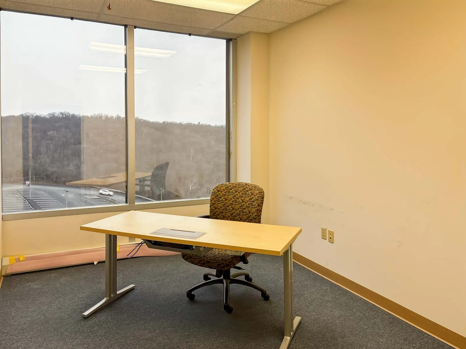 HQ OH, Cincinnati - Montana Ave, Private office, 1 desk, Cincinnati, OH