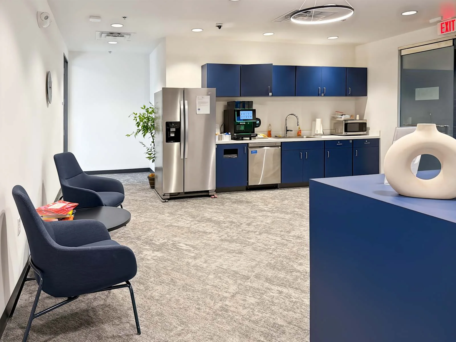 HQ OH, Dublin - Emerald Pkwy, Kitchen, Dublin, OH