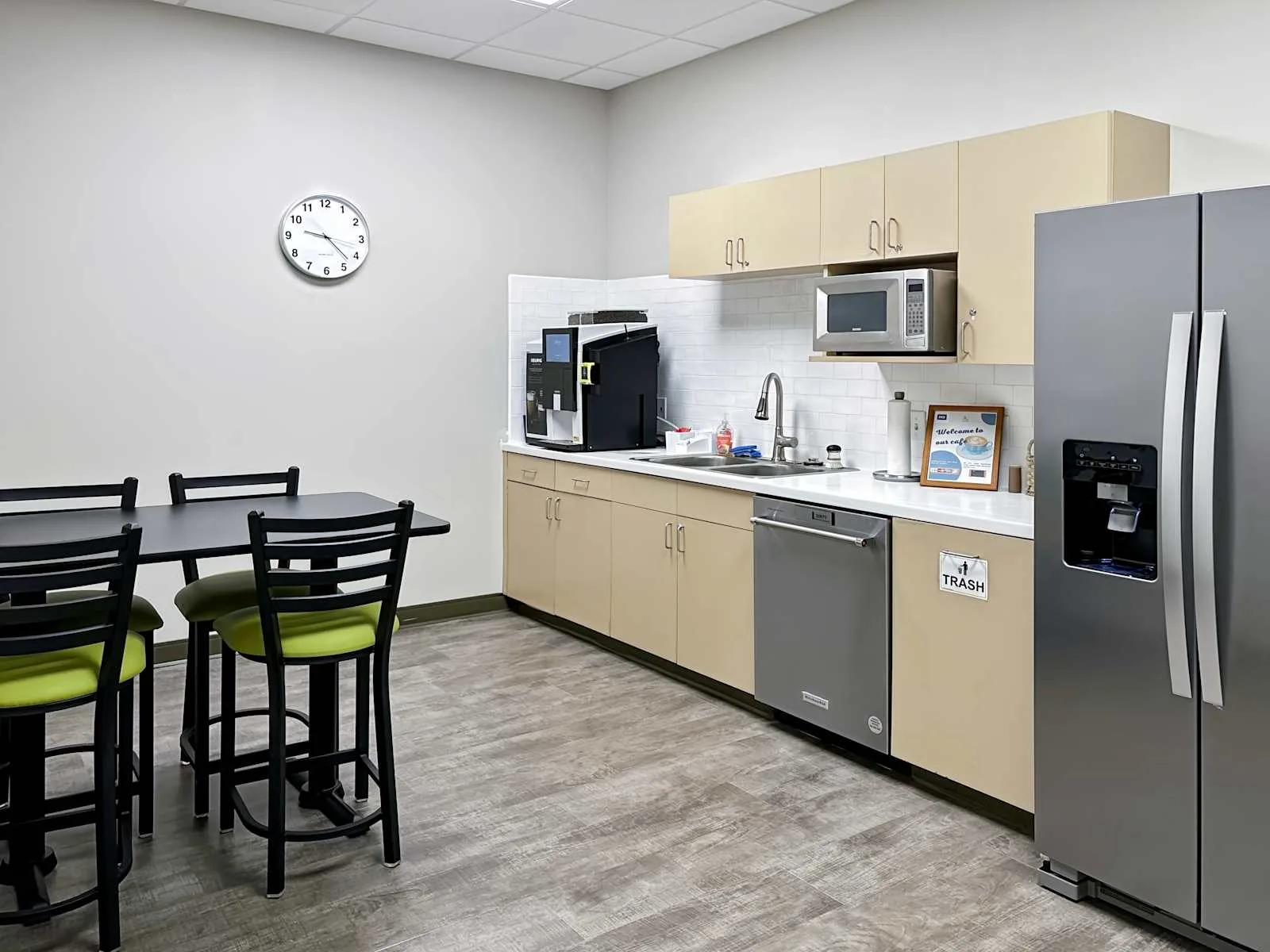 HQ OH, Middletown - Atrium Blvd, Kitchen, Middletown, OH