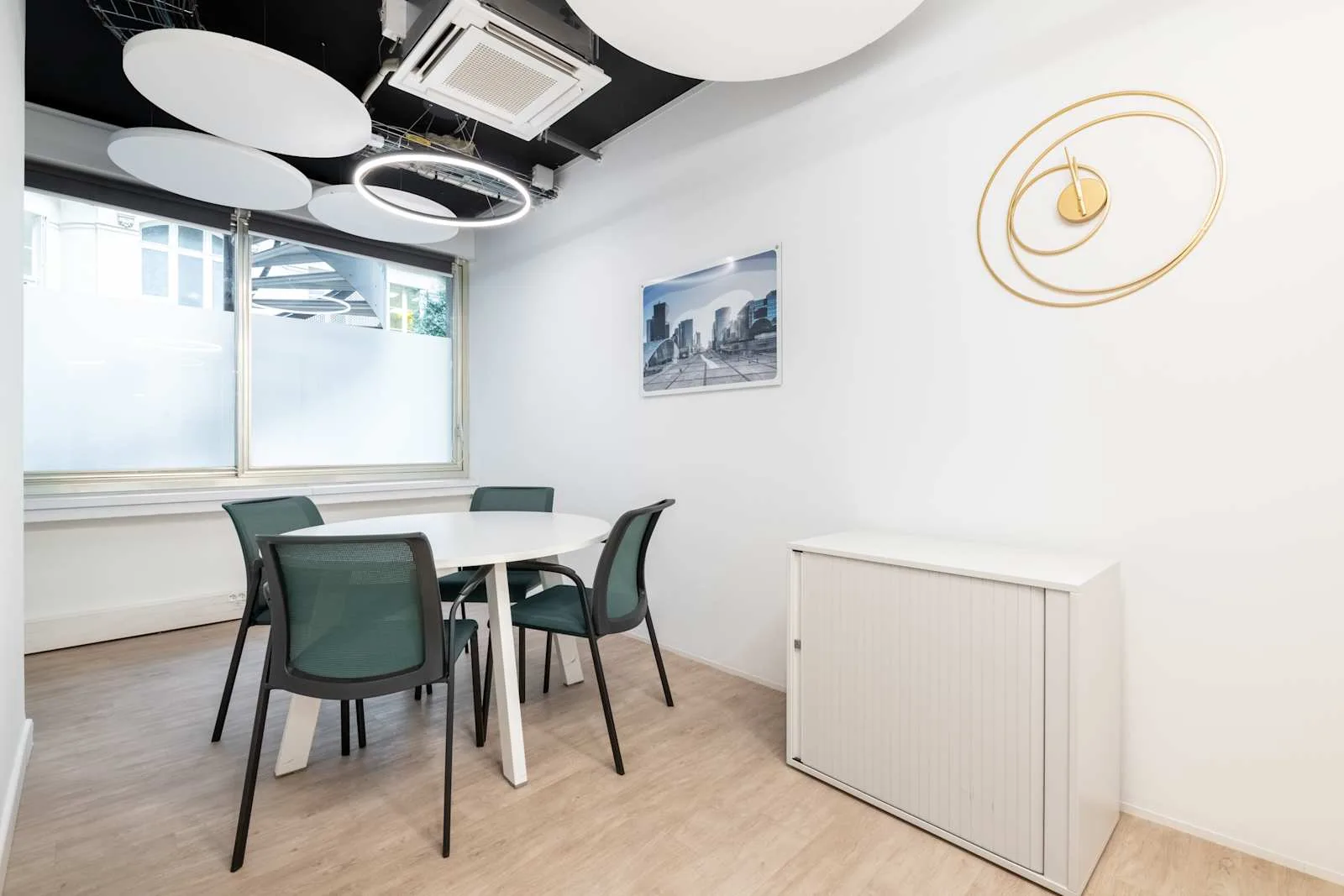HQ Paris, 29 Rue Blanche, Salle de réunion 4 personnes, Paris 9e