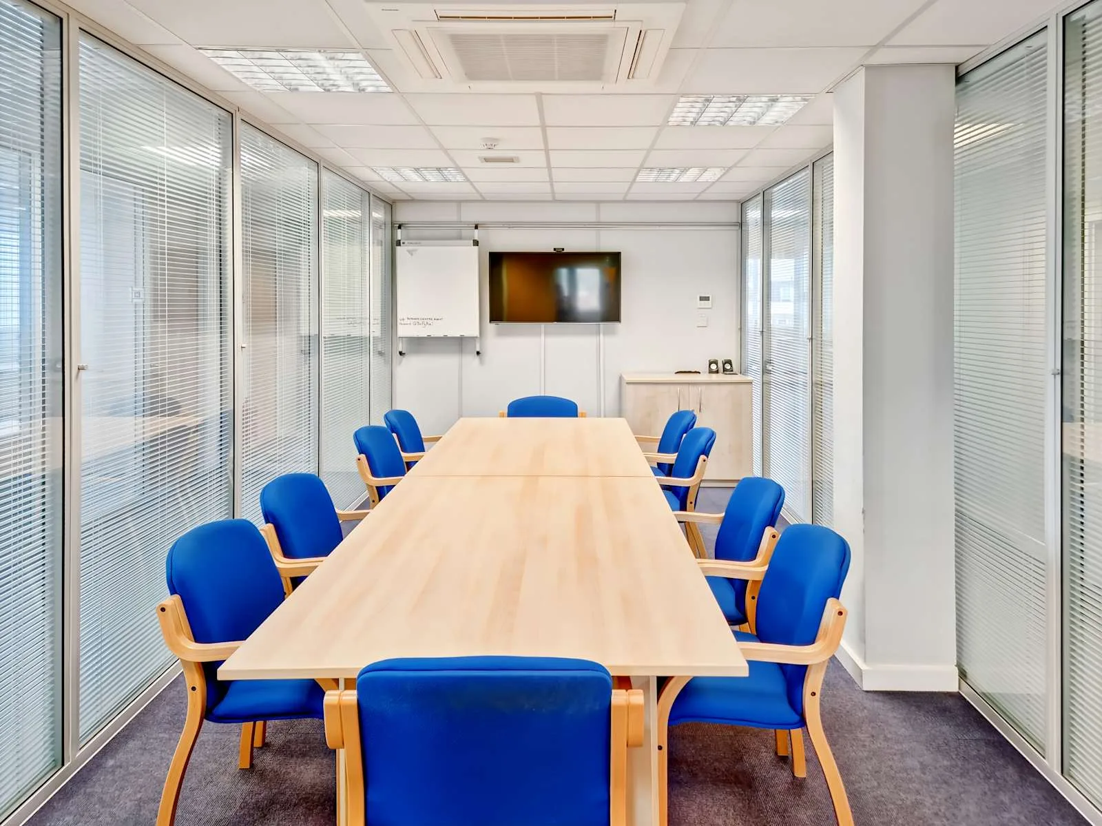 HQ Portchester, Castle Court, Meeting room for 10 people, Port Solent