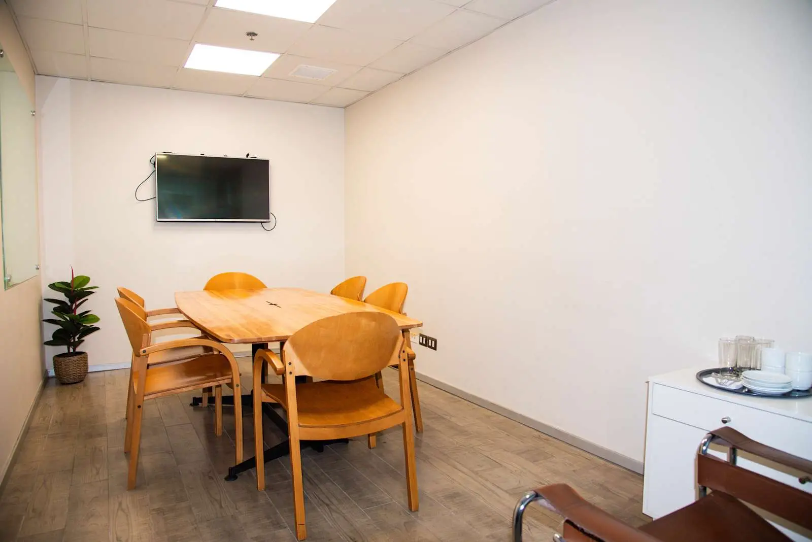 HQ Santiago, World Trade Center, Meeting room for 6 people, Santiago