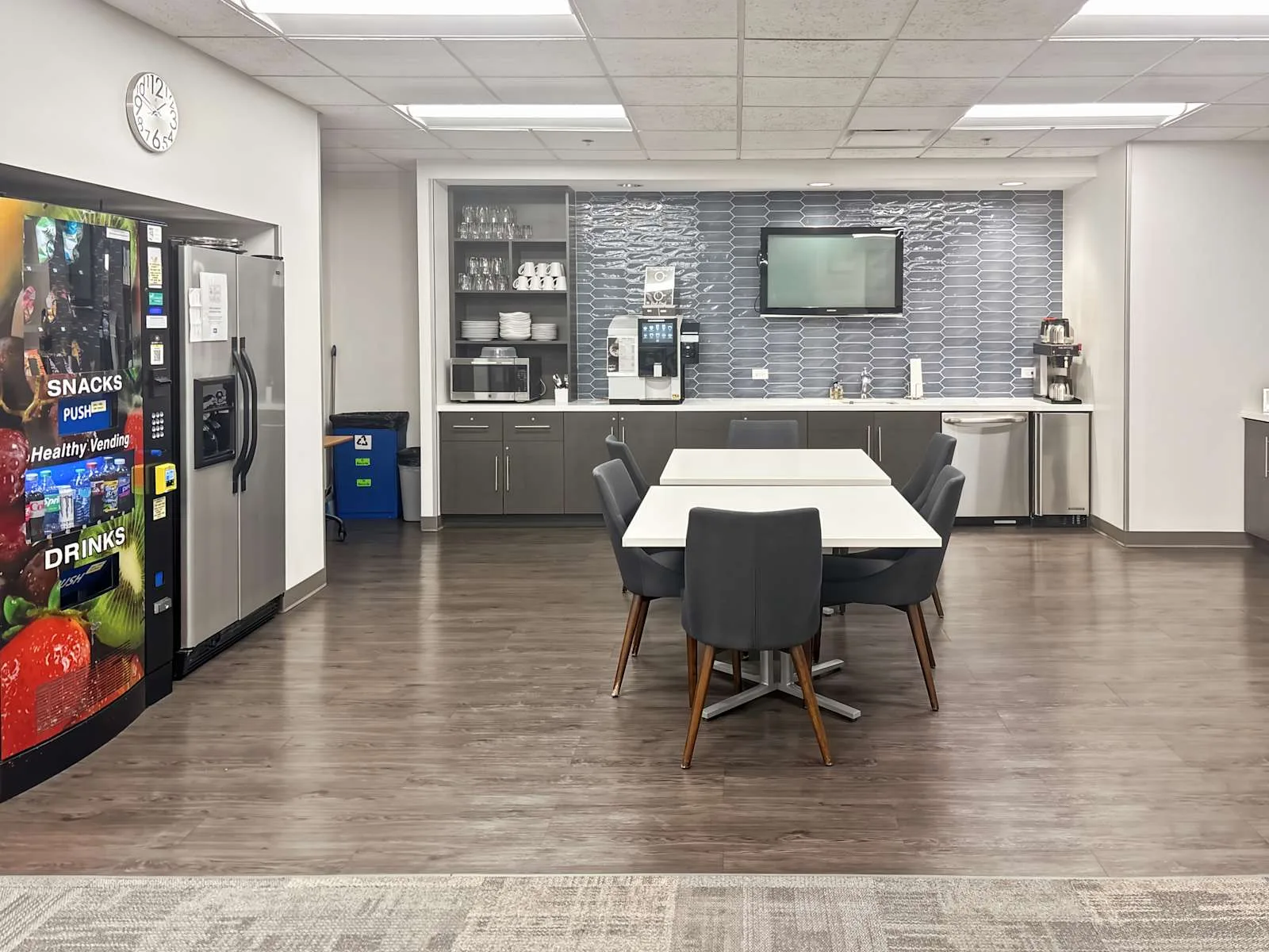 HQ IL, Schaumburg - Gateway Executive Park (HQ), Cafeteria, Schaumburg, IL