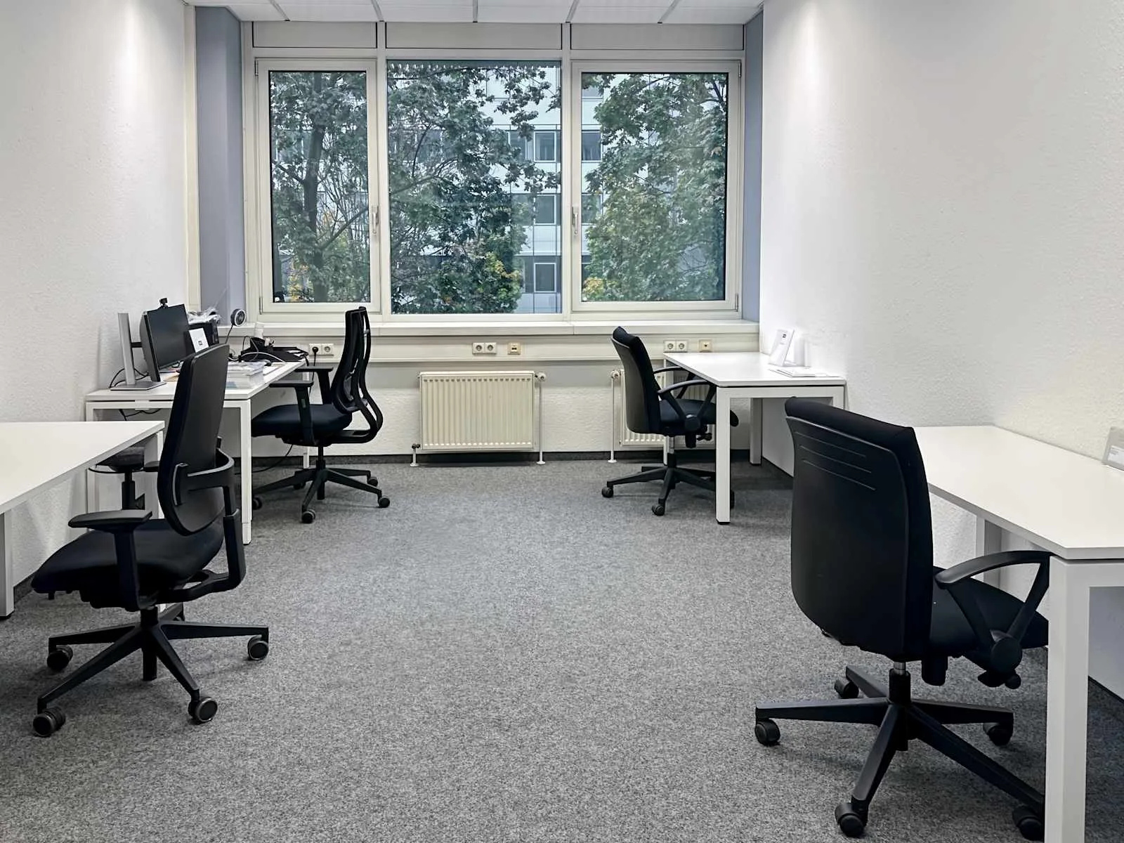 HQ STUTTGART, HQ Offisto, Privatbüro mit 4 Arbeitsplätzen, Stuttgart