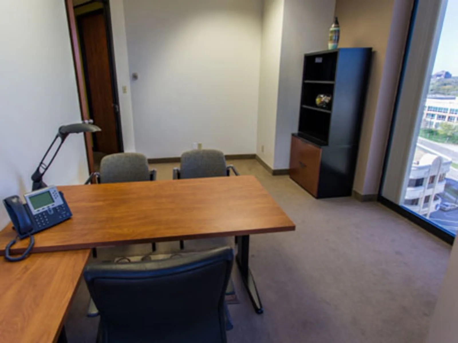 HQ TX, Dallas North - Dominion Plaza, Private office, 1 desk, Addison, TX