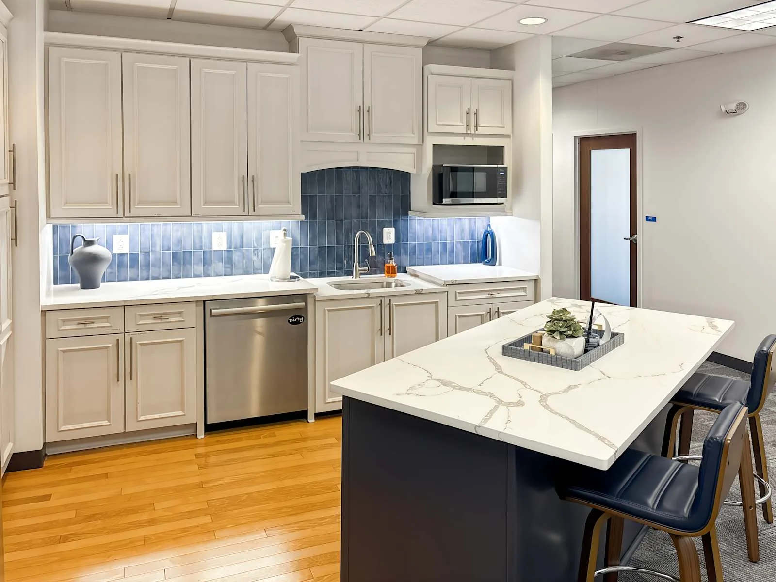 HQ VA, Ashburn - Ashburn Rd, Kitchen, Ashburn, VA