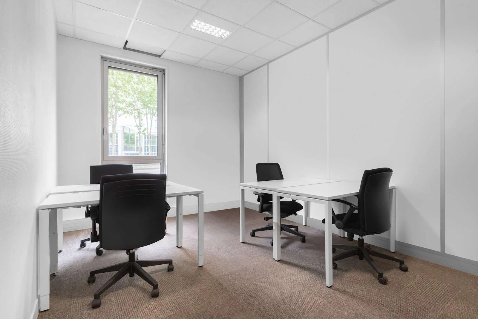 HQ VILLEPINTE, Parc des Expositions, Private office, 4 desks, Villepinte