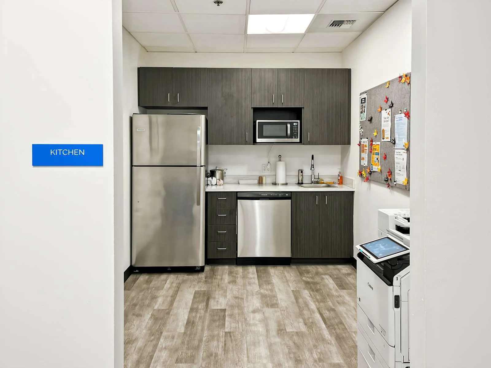 HQ WA, Bellevue - NE 4th St, Kitchen, Bellevue, WA