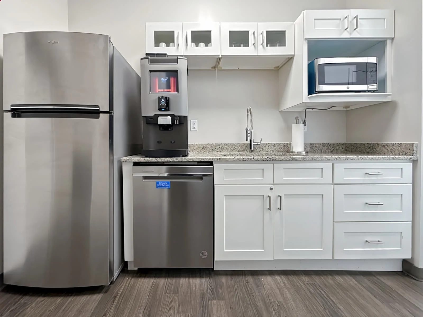 HQ WV, Charleston - Quarrier St, Kitchen, Charleston, WV