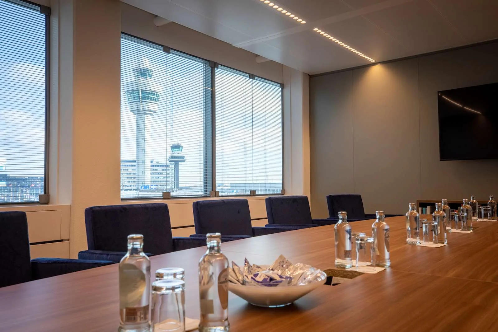 The Office Operators SCHIPHOL, TOO WTC Schiphol, Meeting room for 6 people, Schiphol