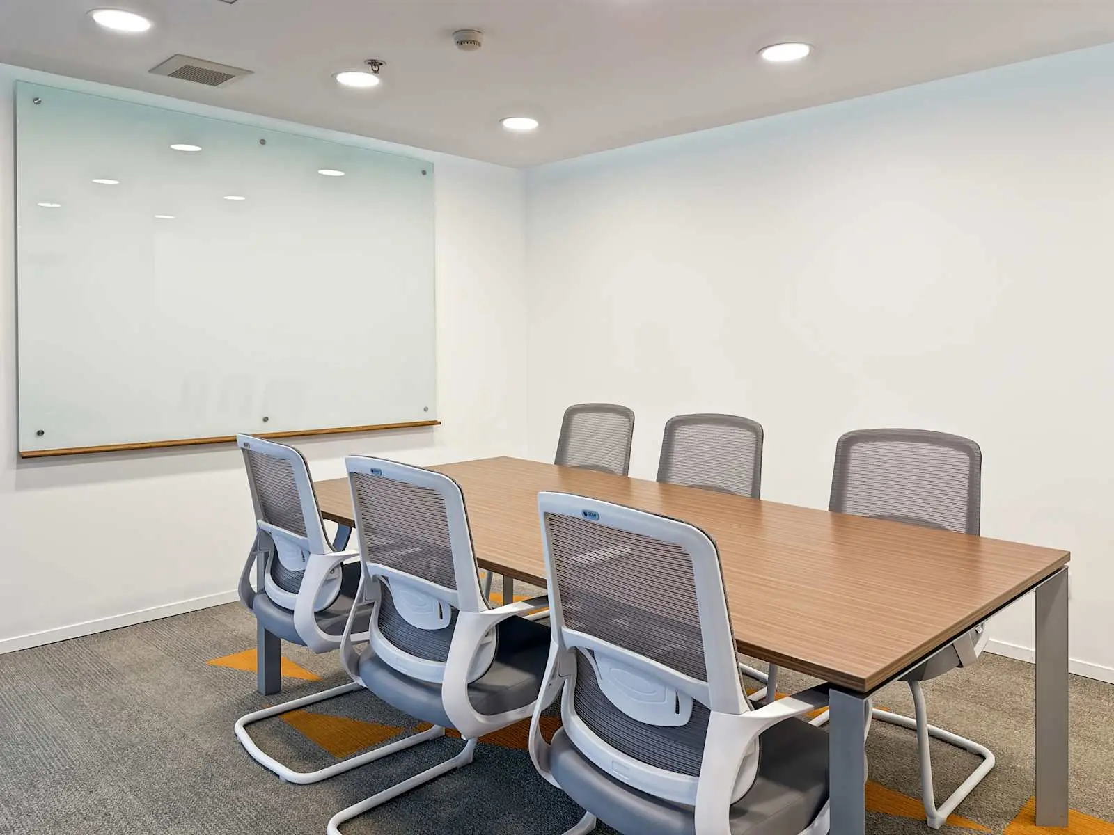 Open Office Hanoi, V Building, Phòng họp cho 6 người, Hà Nội