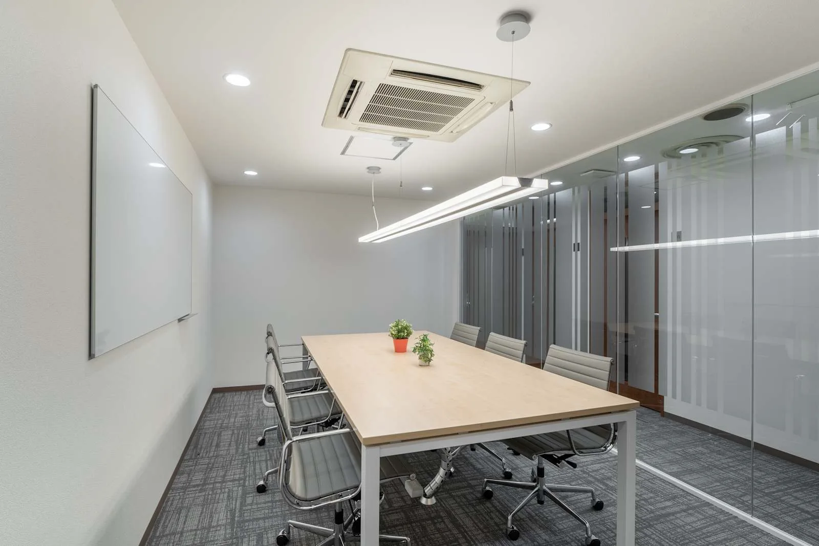 Open Office Osaka, Midosuji, Meeting room for 6 people, Osaka